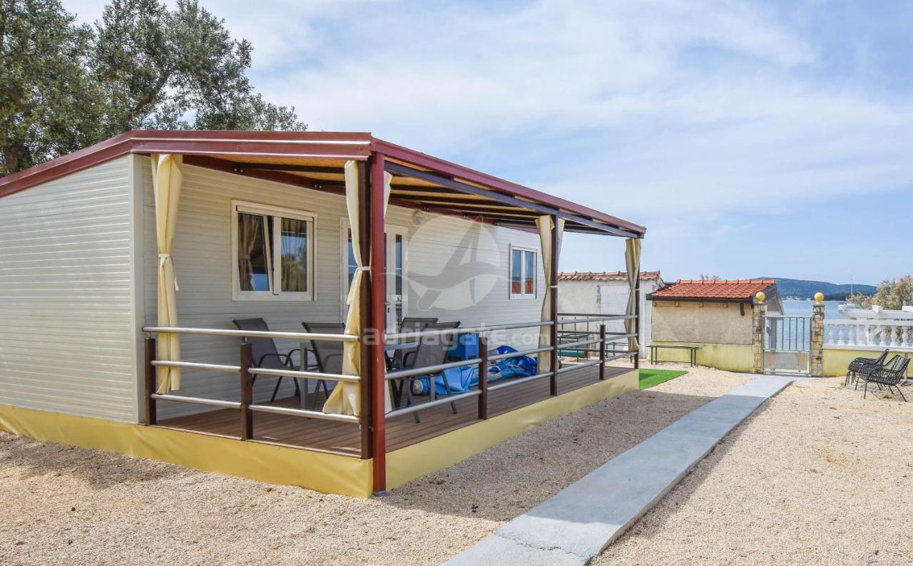 Mobile Home Dandelion Biograd Na Moru Exterior foto