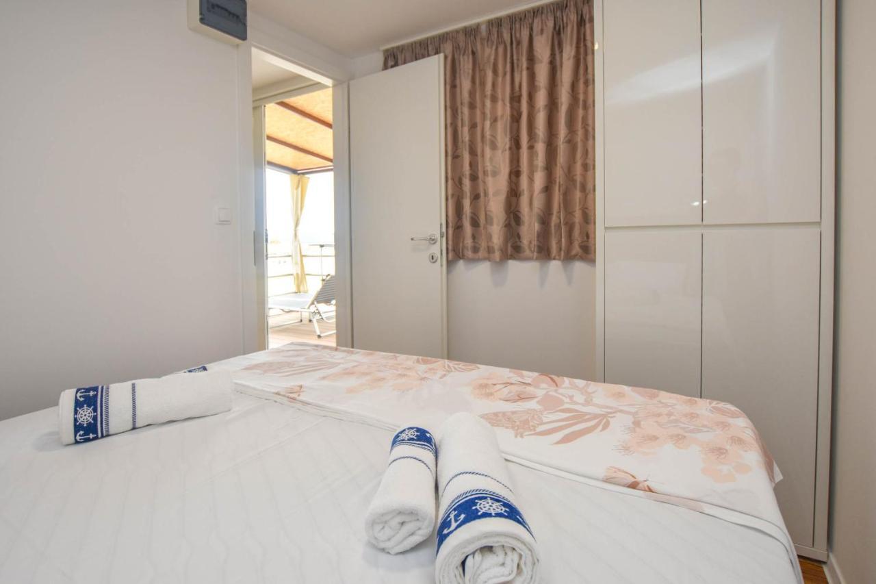 Mobile Home Dandelion Biograd Na Moru Exterior foto
