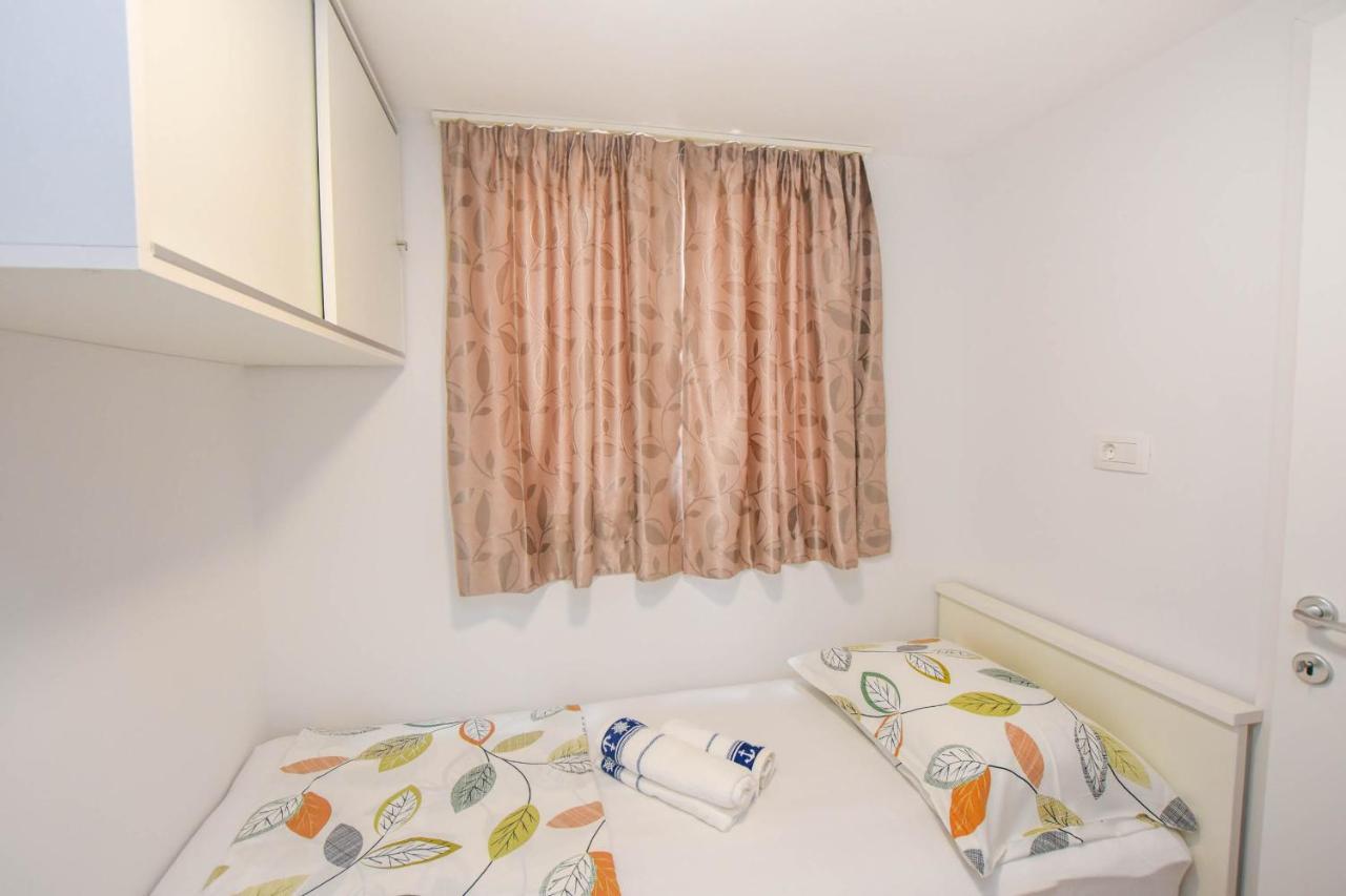 Mobile Home Dandelion Biograd Na Moru Exterior foto