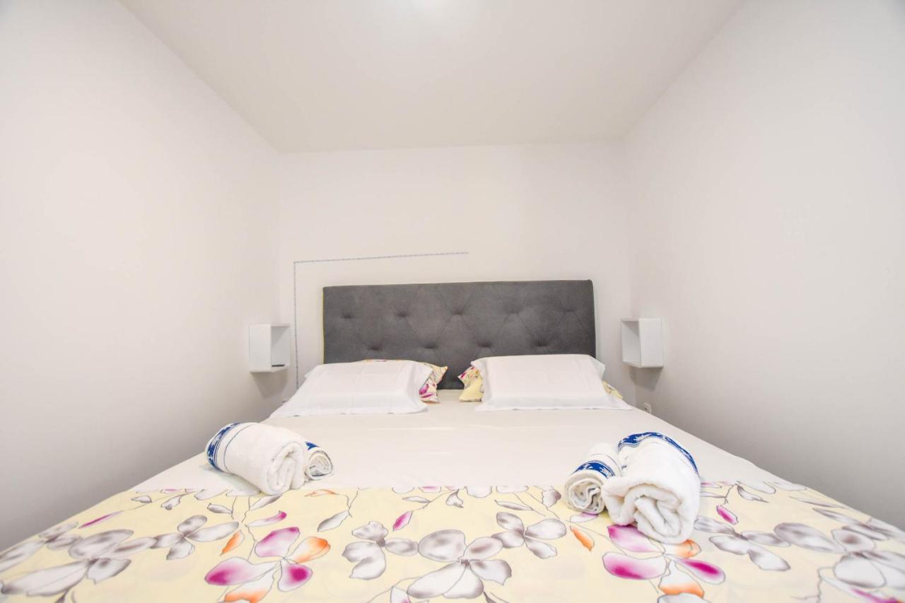 Mobile Home Dandelion Biograd Na Moru Exterior foto