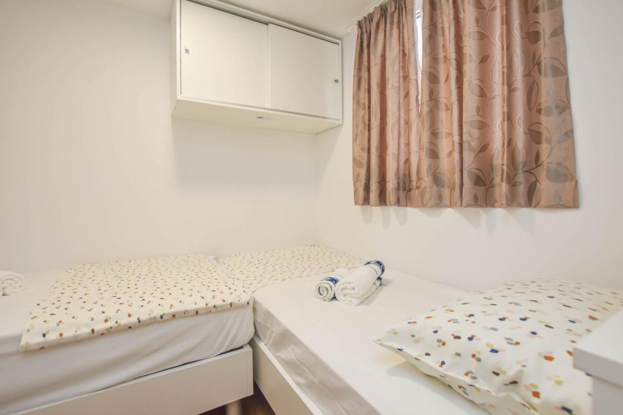 Mobile Home Dandelion Biograd Na Moru Exterior foto
